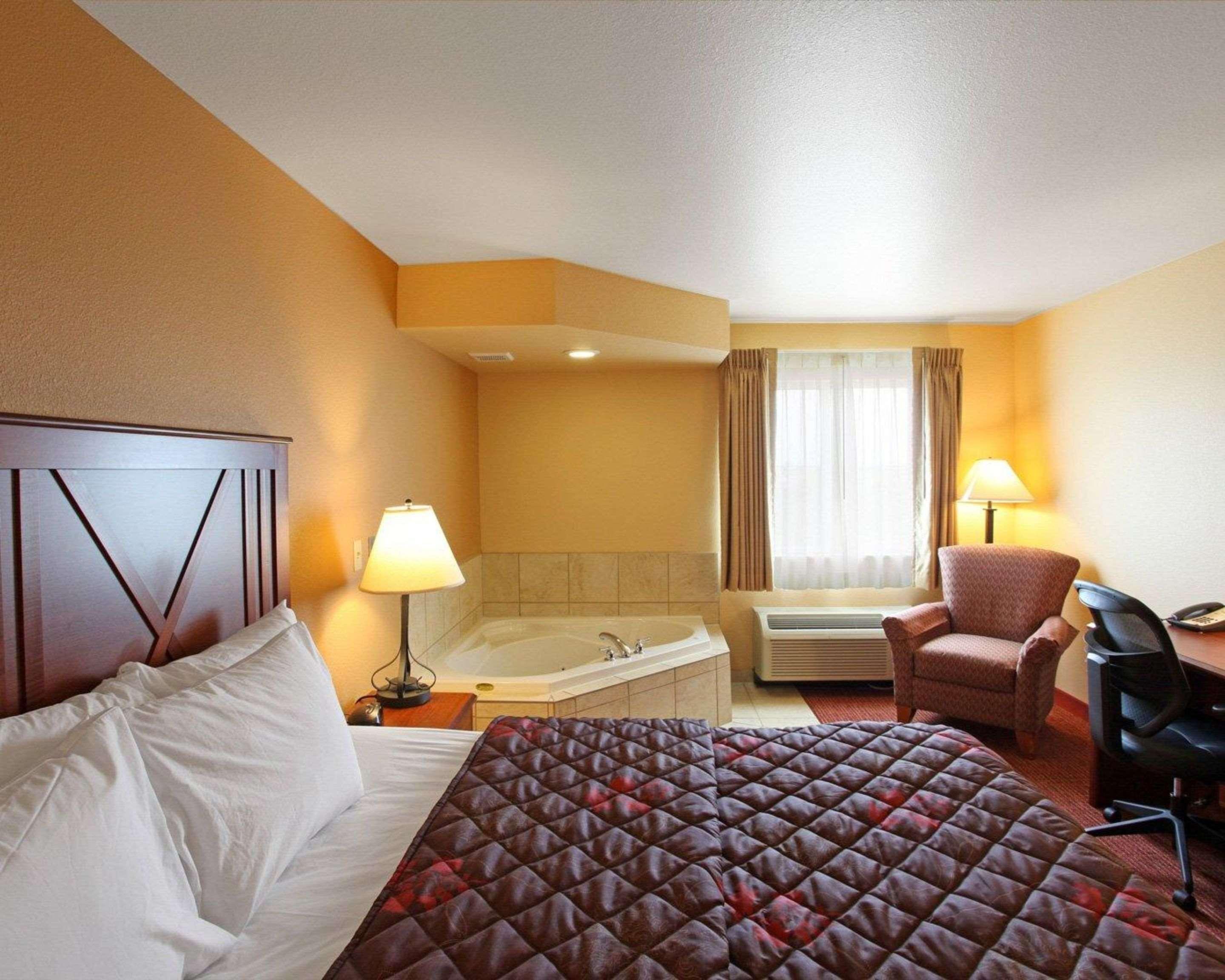 Rodeway Inn & Suites Phillipsburg Exterior foto