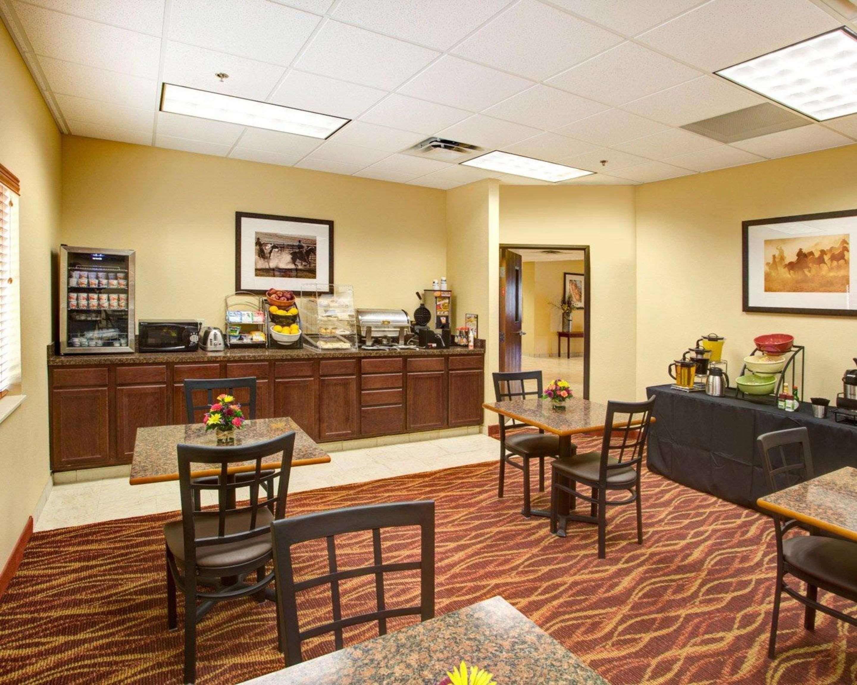 Rodeway Inn & Suites Phillipsburg Exterior foto