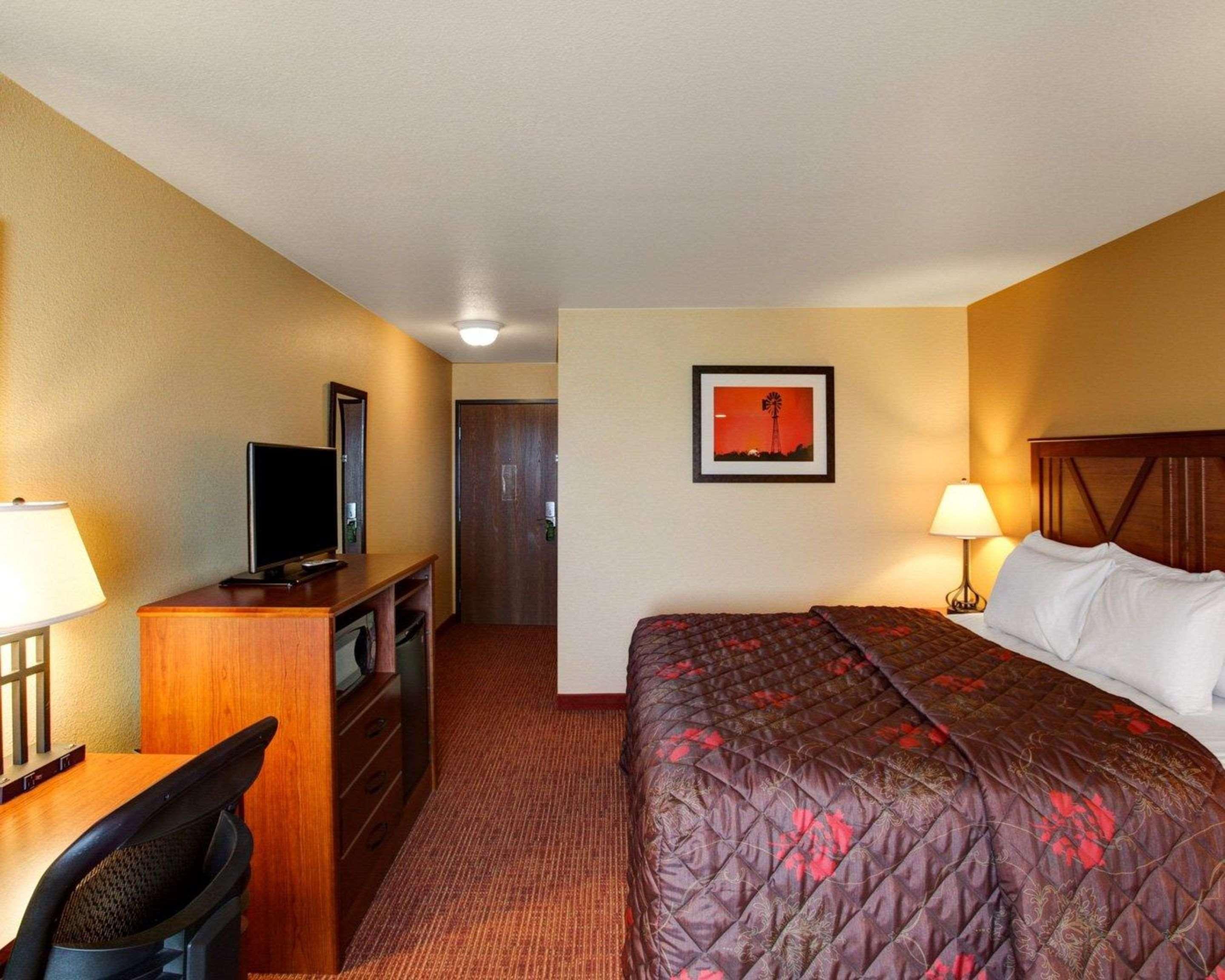 Rodeway Inn & Suites Phillipsburg Exterior foto